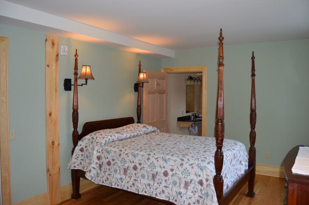 The Chipman Inn Ripton Екстериор снимка