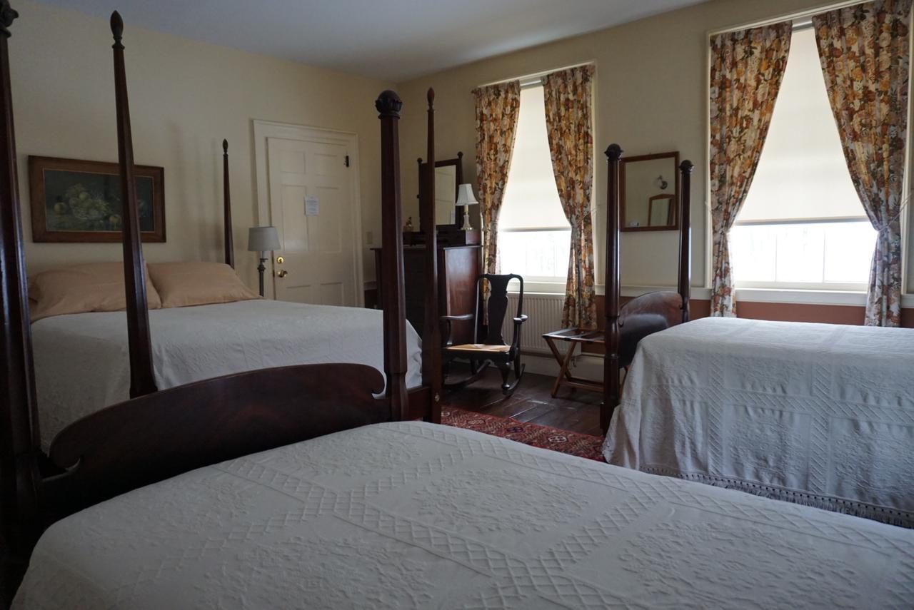 The Chipman Inn Ripton Екстериор снимка
