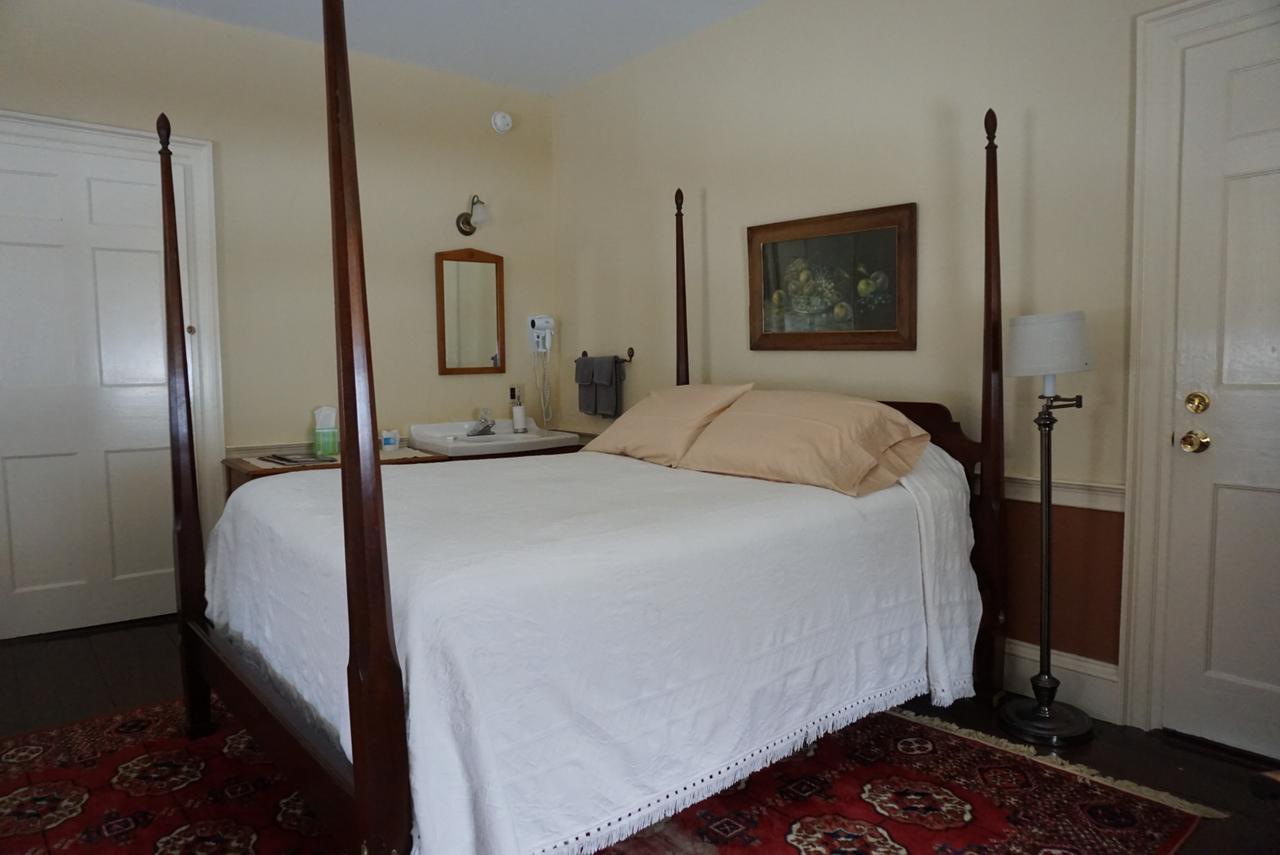 The Chipman Inn Ripton Екстериор снимка