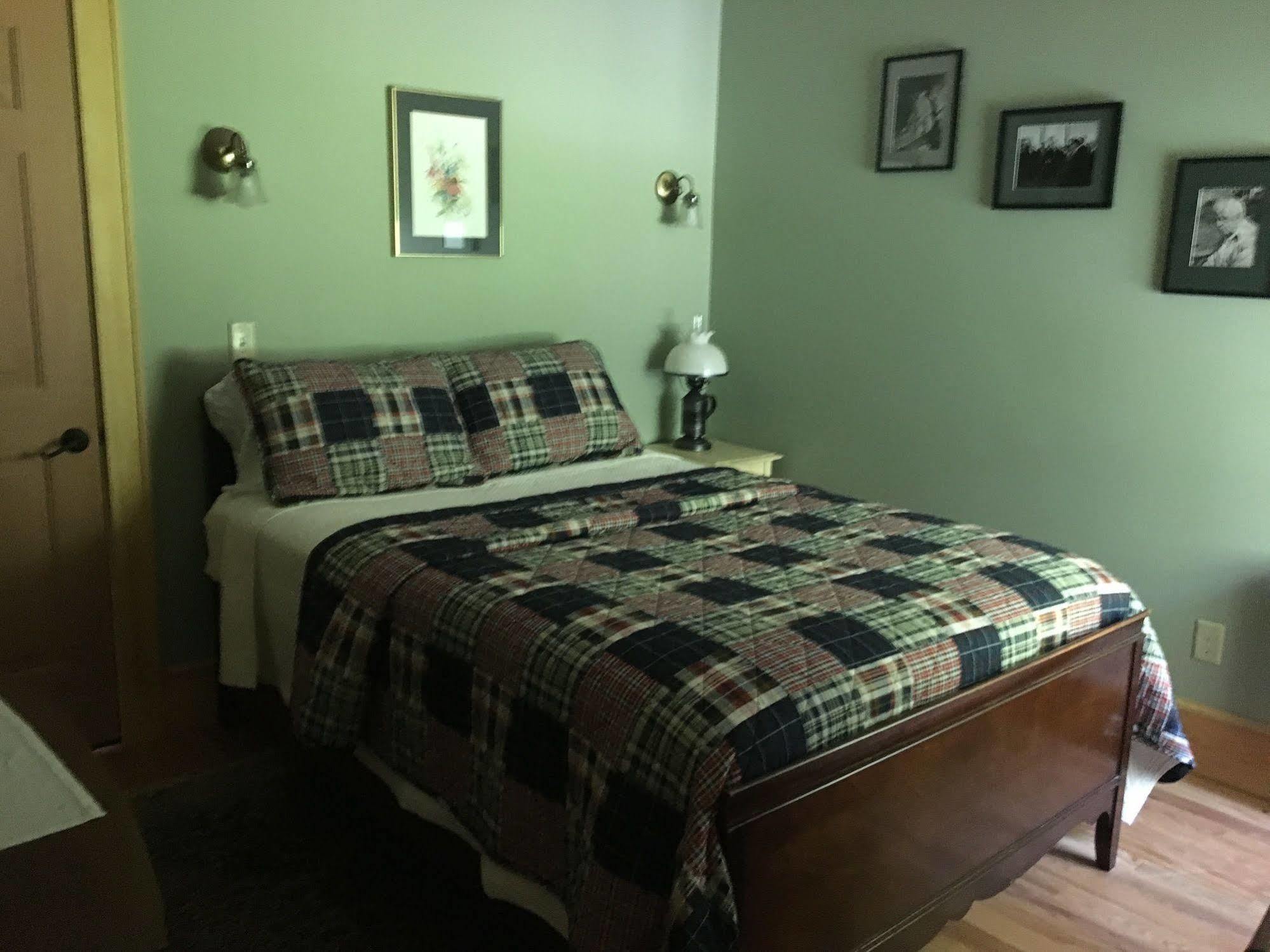 The Chipman Inn Ripton Екстериор снимка