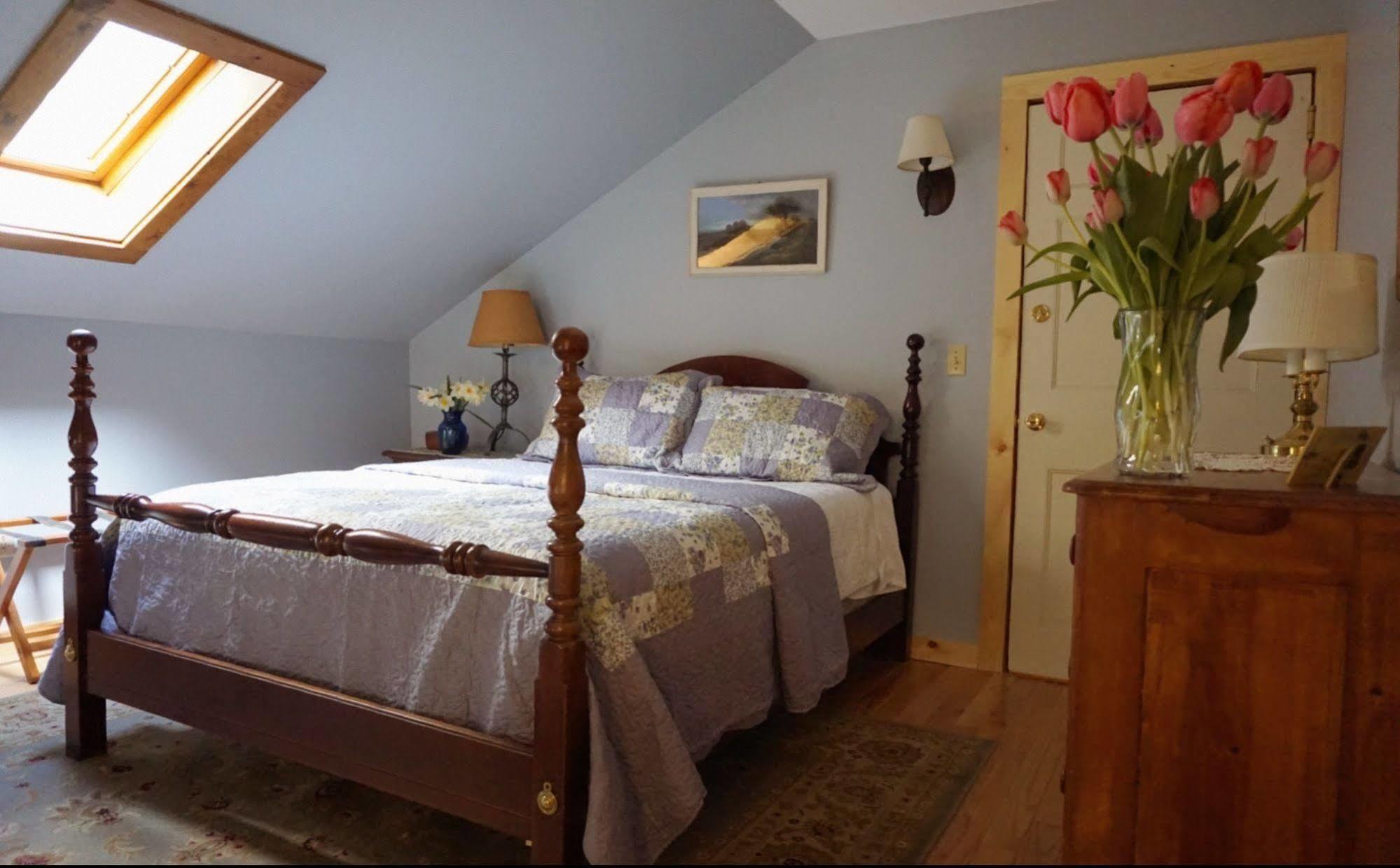The Chipman Inn Ripton Екстериор снимка