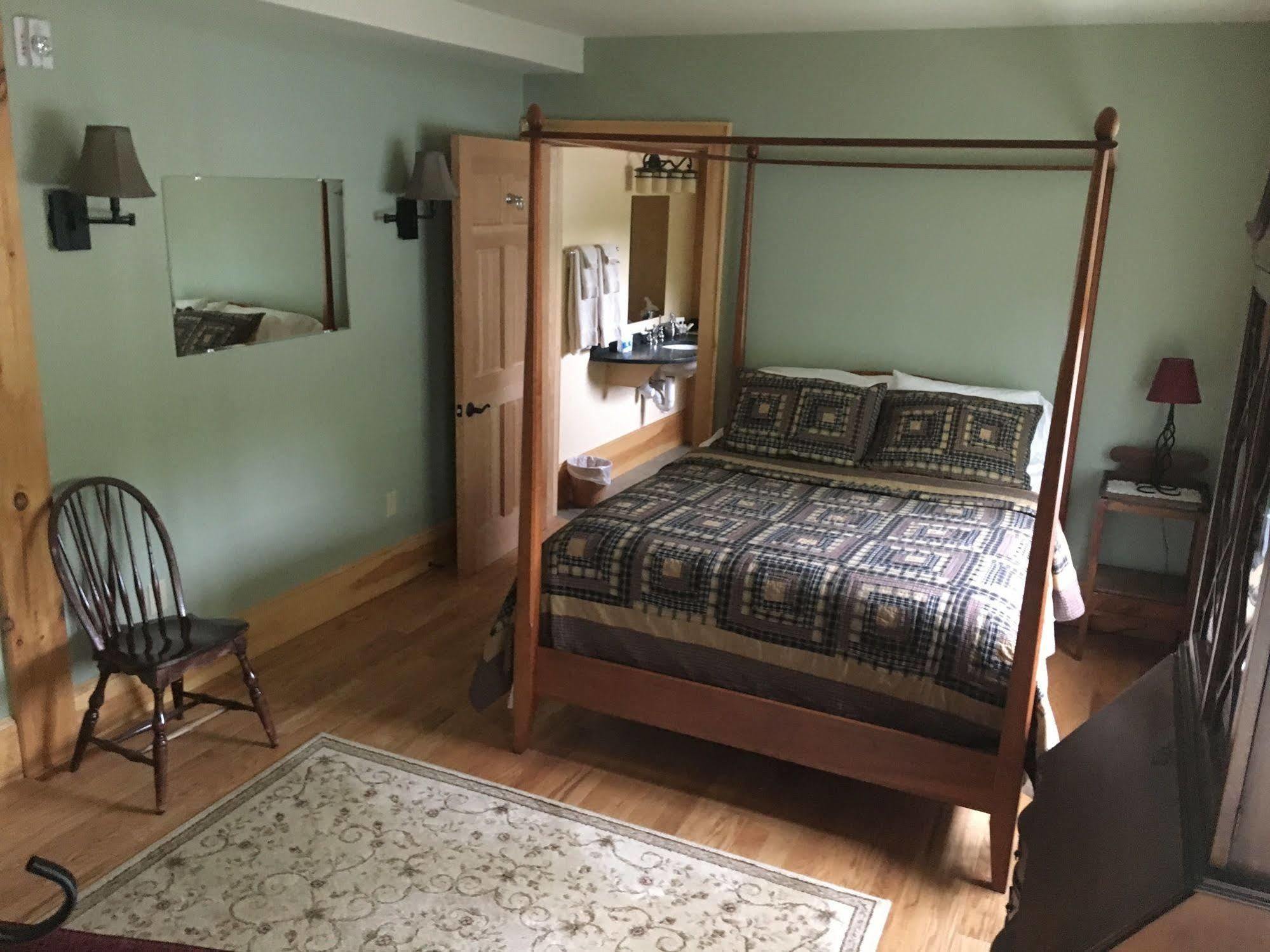 The Chipman Inn Ripton Екстериор снимка
